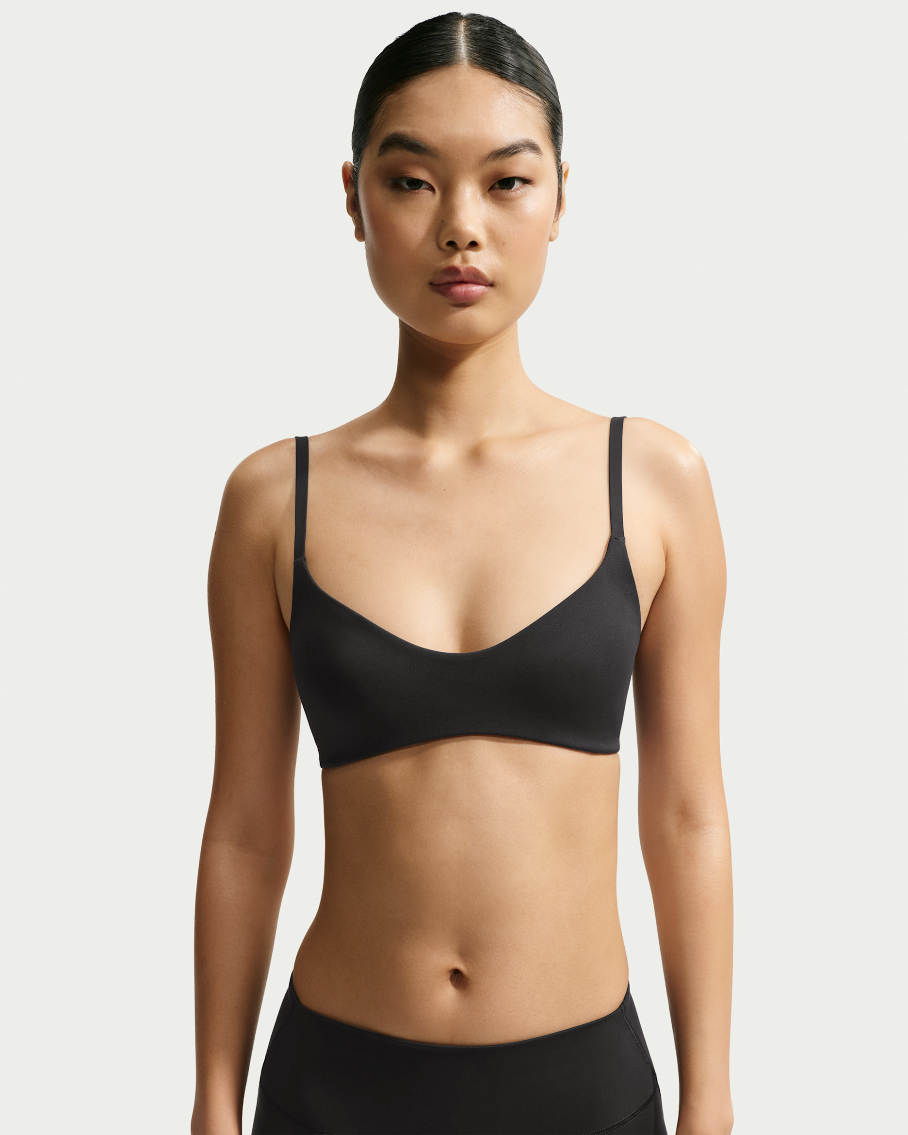 NikeSKIMS Matte Women's Micro-Scoop Bra. Nike.com